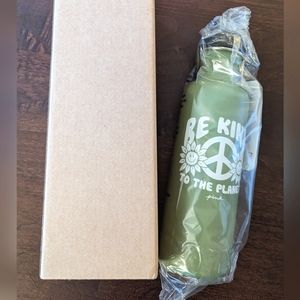 Victoria's Secret Pink Kleen Kanteen Be Kind to the Planet reusable bottle green